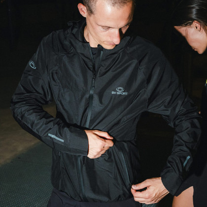 Reflect water-repellent windbreaker